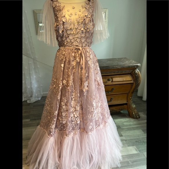 Teuta Matoshi Gown brand new - Picture 2 of 11